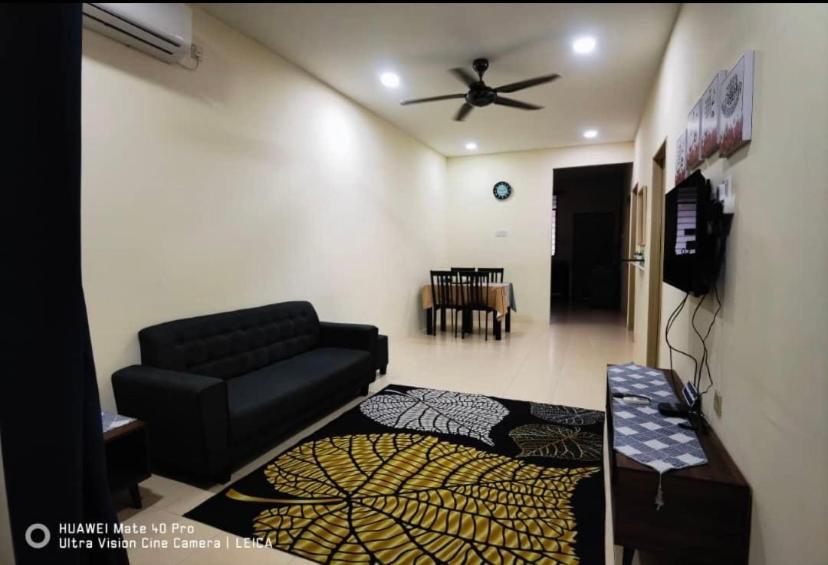 Cahya Homestay Bukit Gambang Buitenkant foto